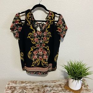 Super cute meraki cold shoulder summer shirt sz xl🌞 👚 🌺🌼This is adorable🤩
